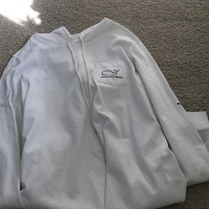 Vineyard vines sweatshirt